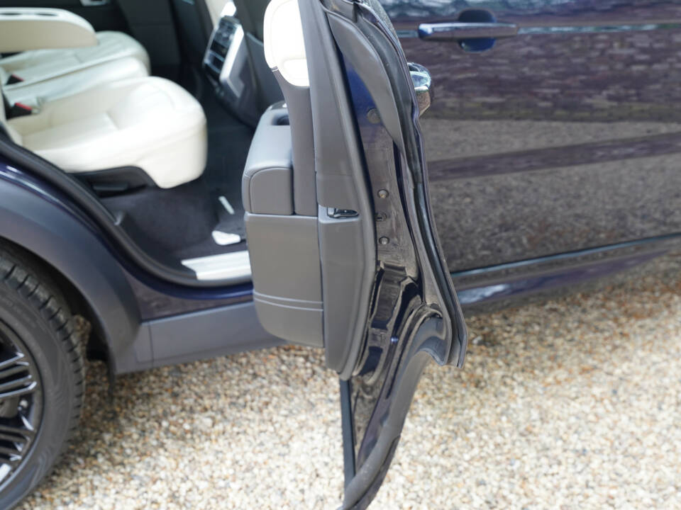 Image 40/50 of Land Rover Range Rover Sport P400e PHEV (2020)