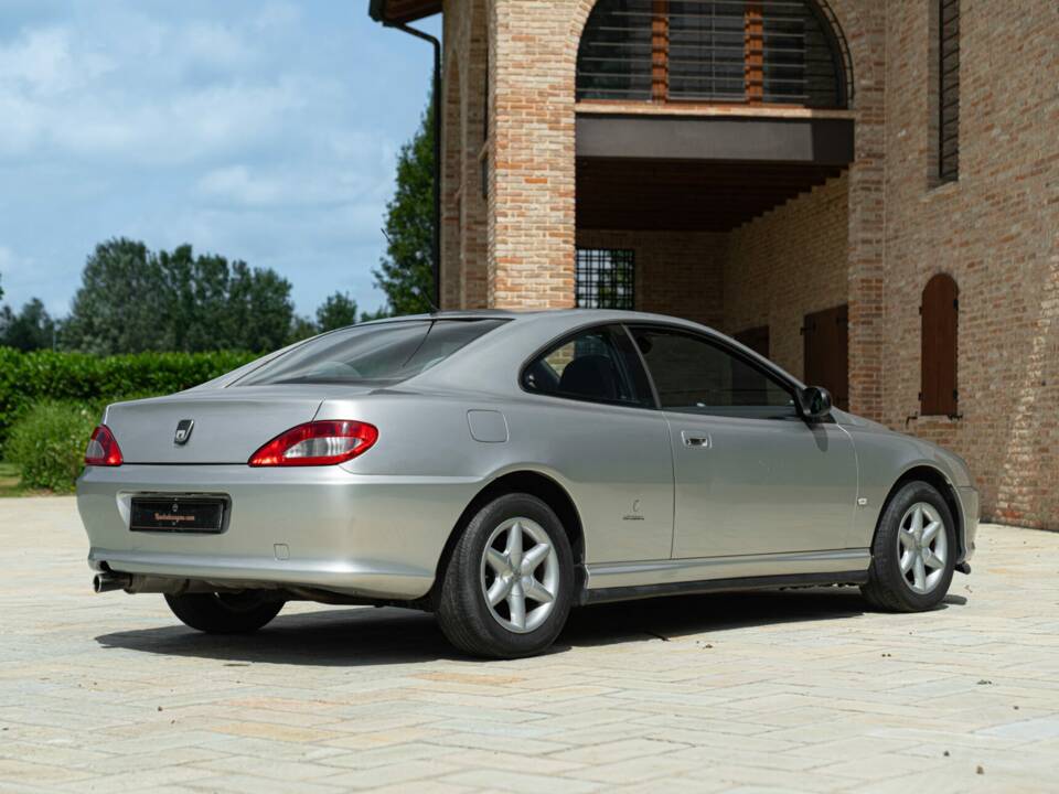 Imagen 6/48 de Peugeot 406 Coupé 2.0 16V (2000)