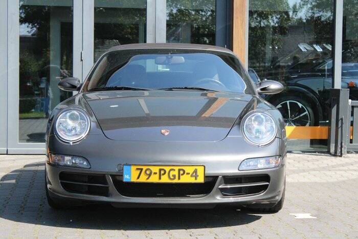 Image 5/6 of Porsche 911 Carrera S (2006)