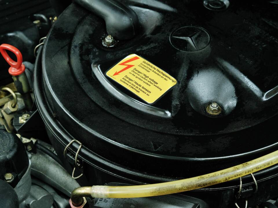 Bild 17/50 von Mercedes-Benz 260 SE (1990)