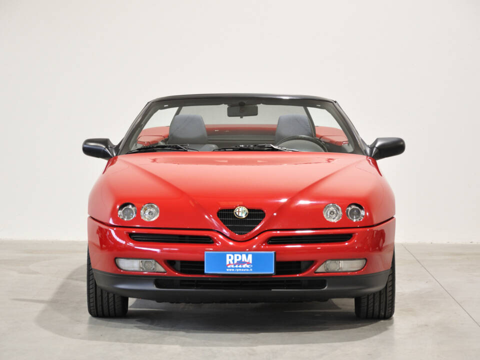 Immagine 9/32 di Alfa Romeo Spider 2.0 Twin Spark 16V (1996)