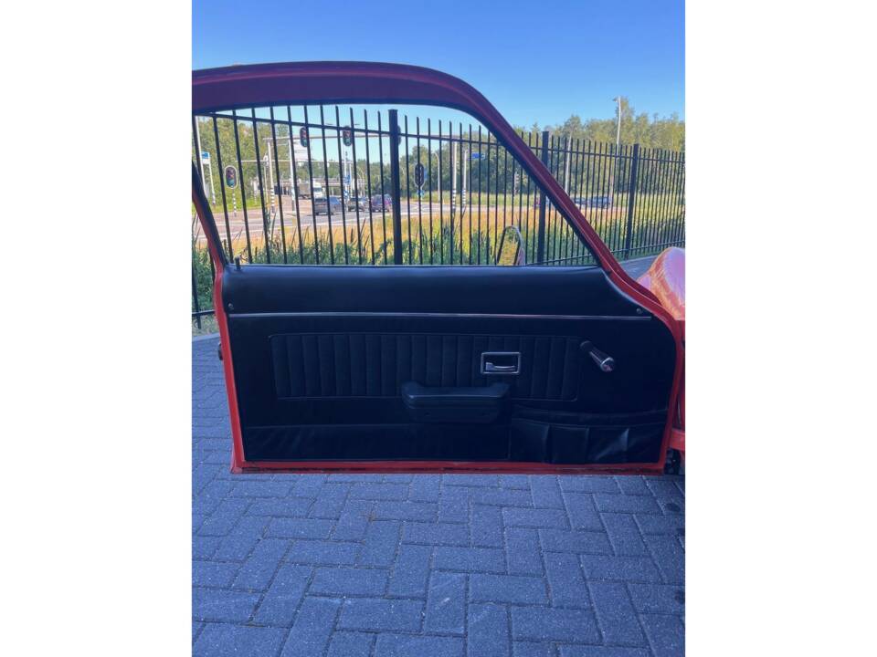 Image 28/50 of Opel GT 1900 (1971)