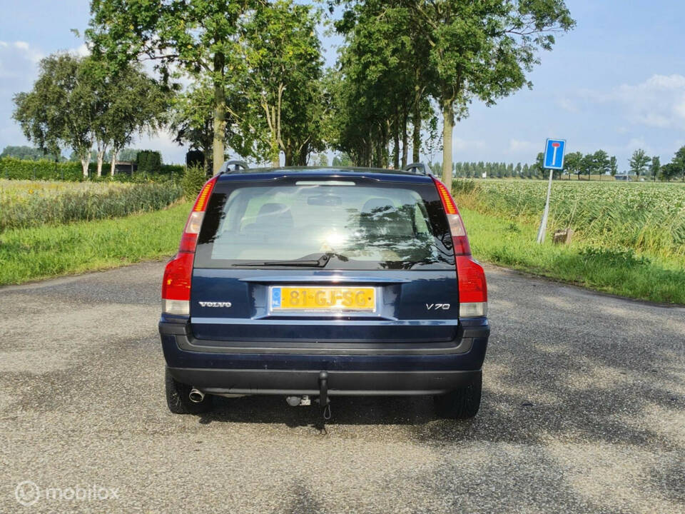 Image 6/28 of Volvo V 70 2.4 (2000)