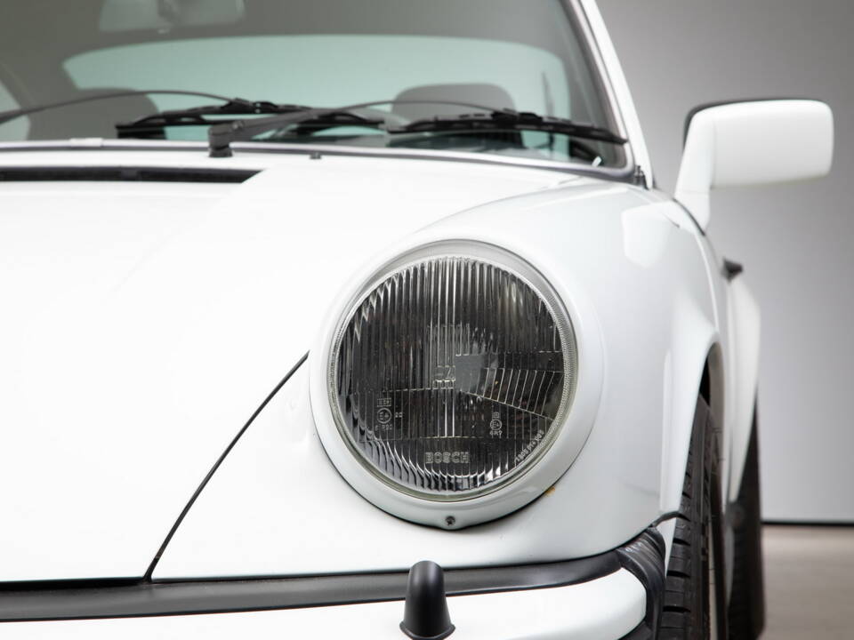 Image 22/50 of Porsche 911 Carrera 3.0 (1977)