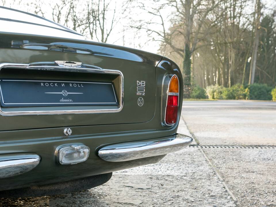 Immagine 18/36 di Aston Martin DB 6 Mk II (1970)