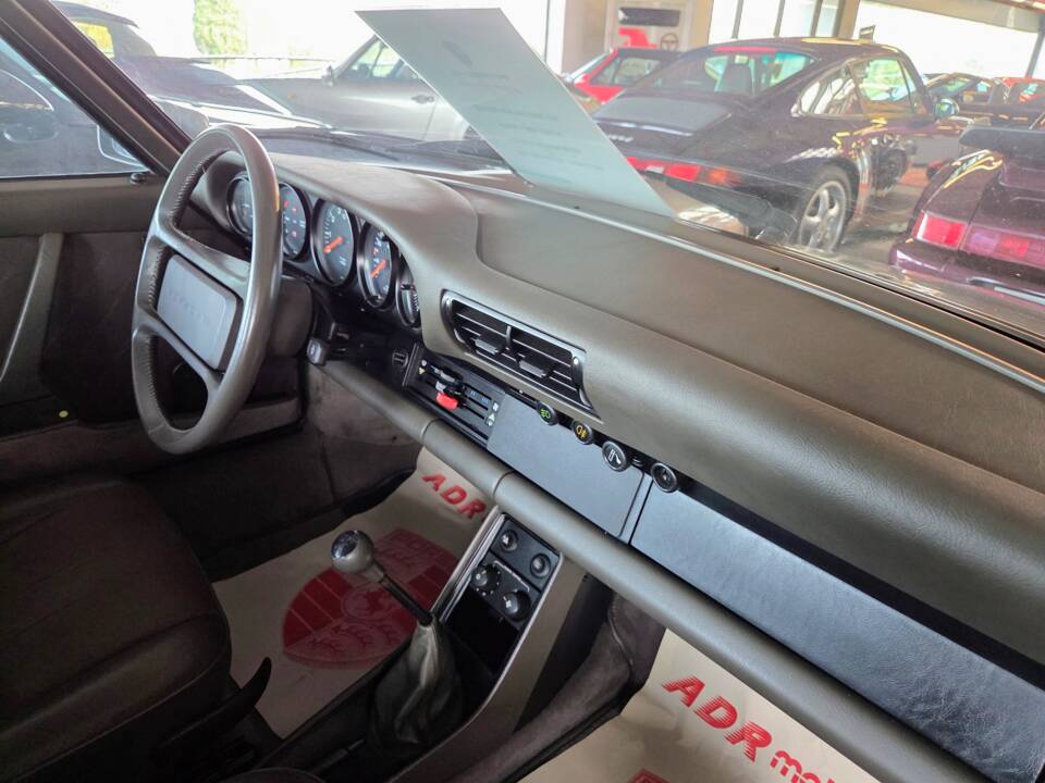 Bild 20/27 von Porsche 911 Carrera 3.2 (1987)