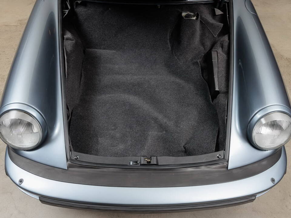 Image 31/41 of Porsche 911 SC 3.0 (1982)