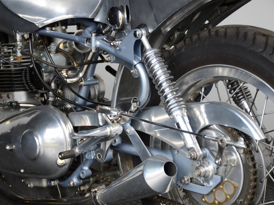 Image 33/42 of Royal Enfield 700 Silver Shotgun (1955)