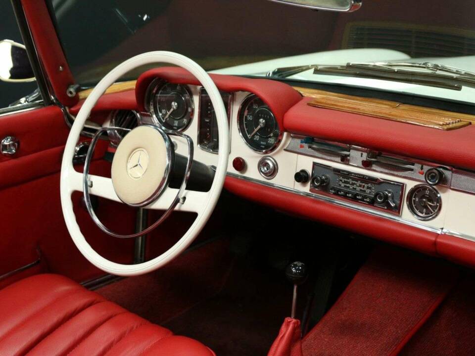 Immagine 21/30 di Mercedes-Benz 230 SL (1964)