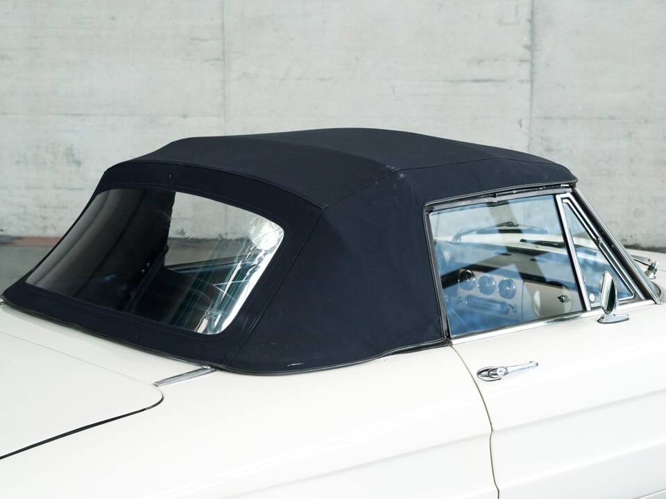 Image 31/50 of Alfa Romeo 1600 Spider Duetto (1966)