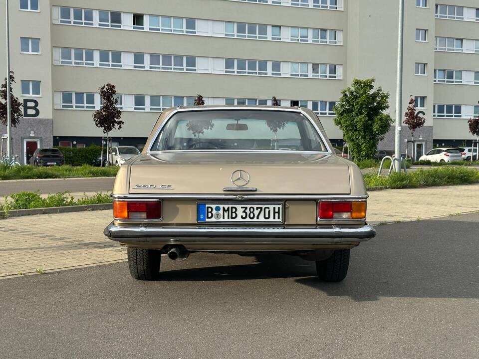 Bild 23/27 von Mercedes-Benz 250 CE (1970)