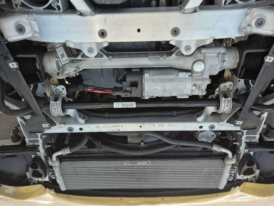 Image 88/98 of BMW M4 (2014)