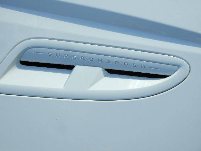 Image 16/17 of Jaguar XKR (2011)