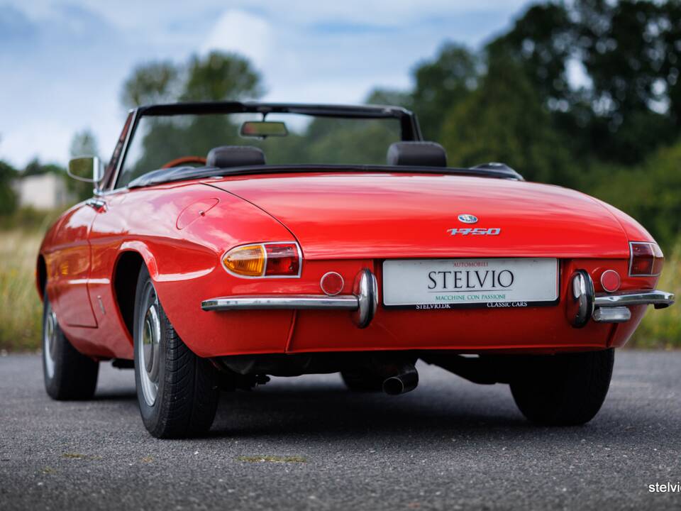 Image 9/44 of Alfa Romeo 1750 Spider Veloce (1969)