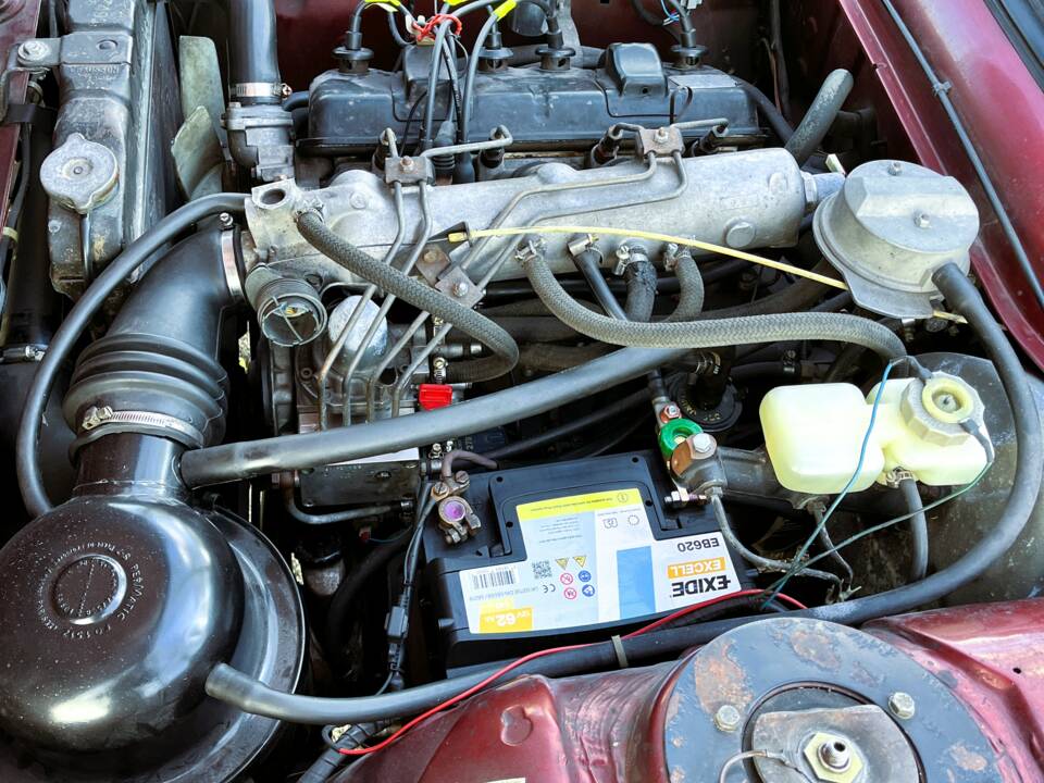 Image 26/35 of Peugeot 504 Convertible (1980)