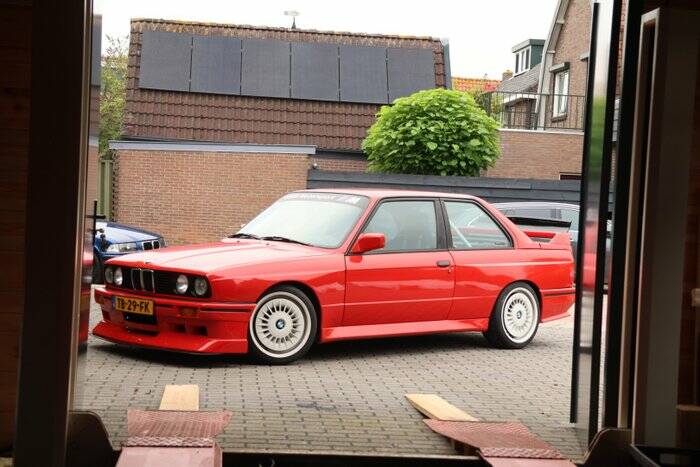 Image 5/6 of BMW M3 (1988)