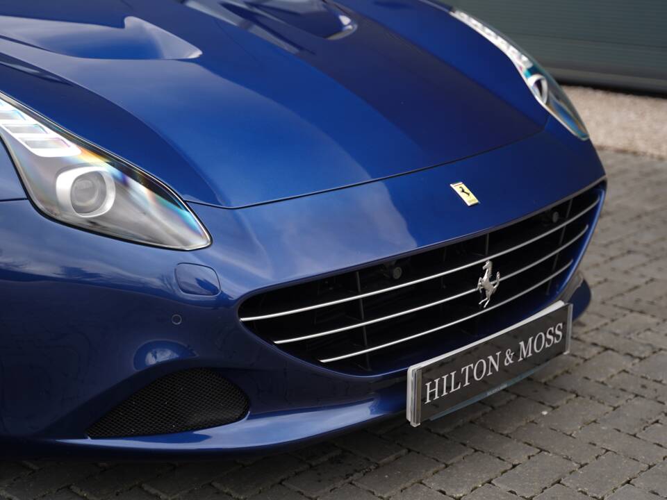 Bild 27/50 von Ferrari California T (2016)