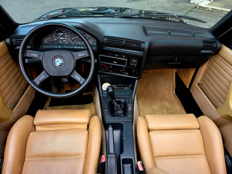 Bild 19/31 von BMW 320i (1988)