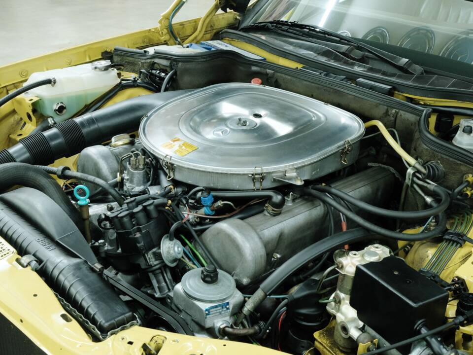 Bild 21/50 von Mercedes-Benz 380 SE (1983)
