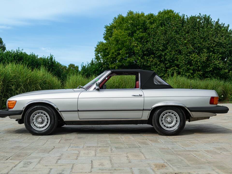 Image 6/50 de Mercedes-Benz 450 SL (1977)