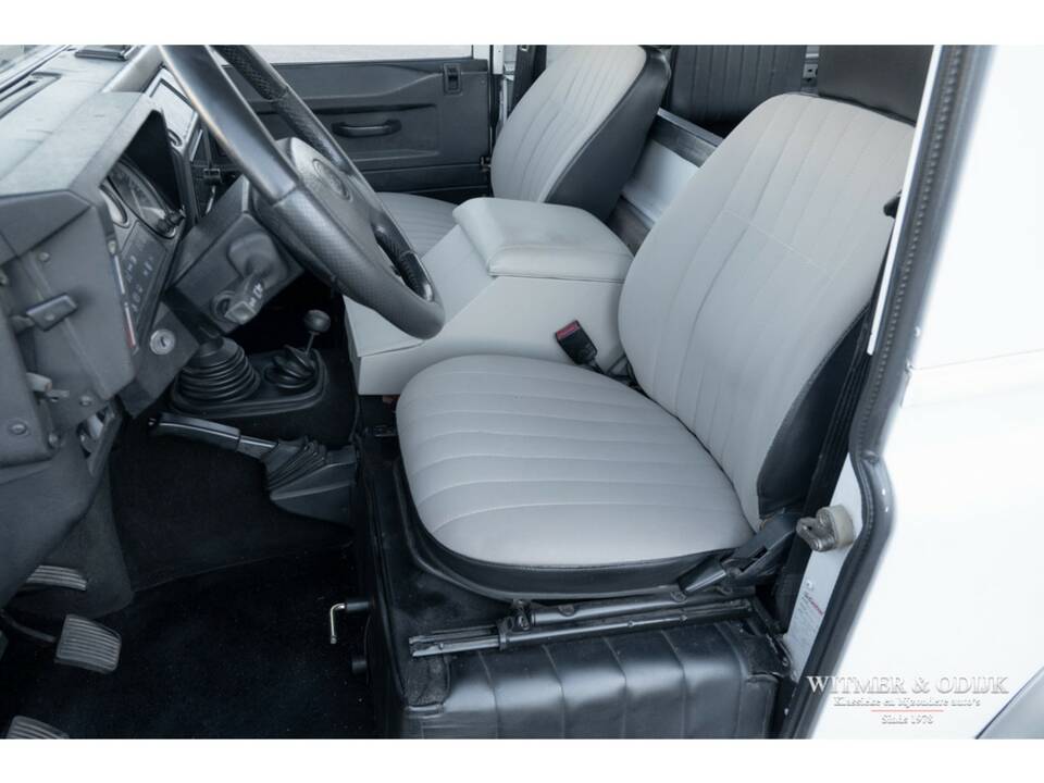 Image 7/22 of Land Rover Defender 90 (1996)