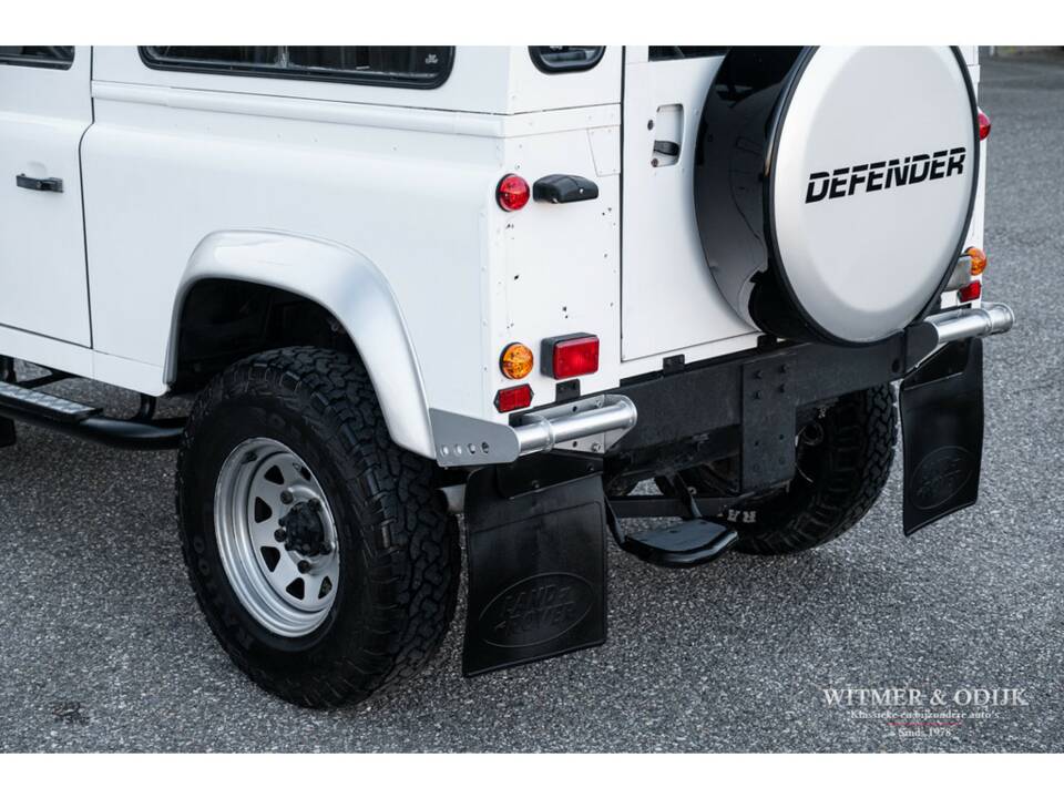 Image 15/22 of Land Rover Defender 90 (1996)