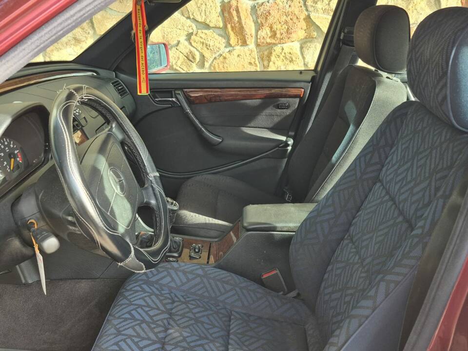 Immagine 7/10 di Mercedes-Benz C 180 (1997)