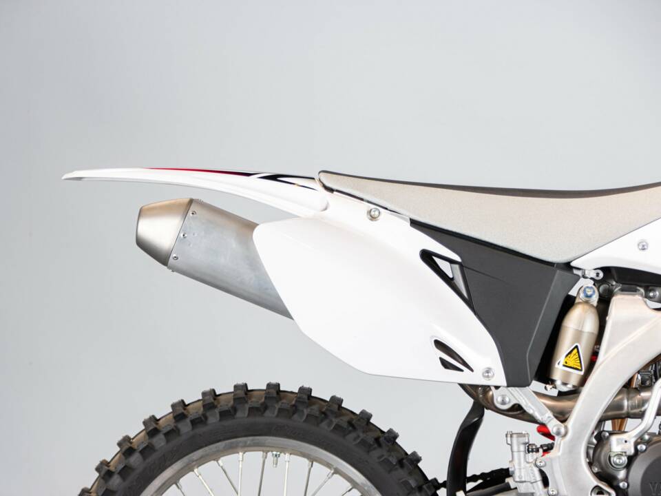 Image 34/50 de Yamaha DUMMY (2008)