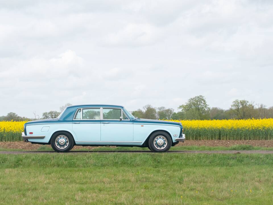 Image 9/50 of Rolls-Royce Silver Shadow I (1976)