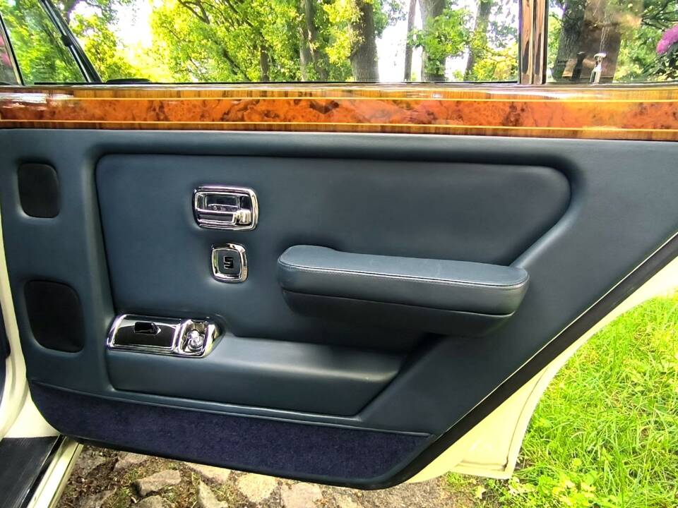 Afbeelding 23/33 van Rolls-Royce Silver Spur II (1991)