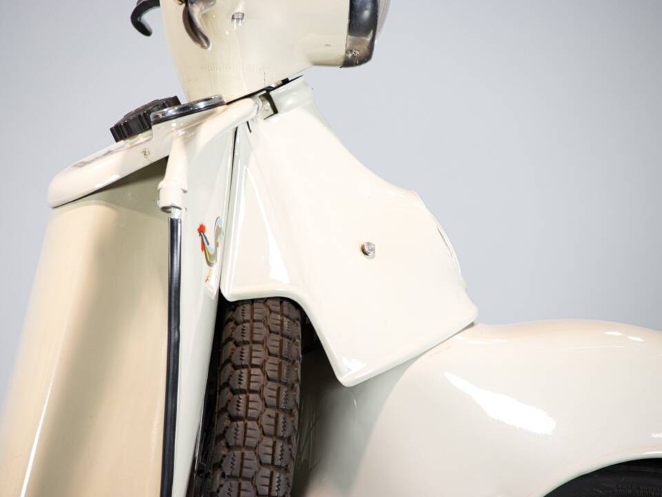 Image 40/50 of Moto Guzzi Galletto (1962)