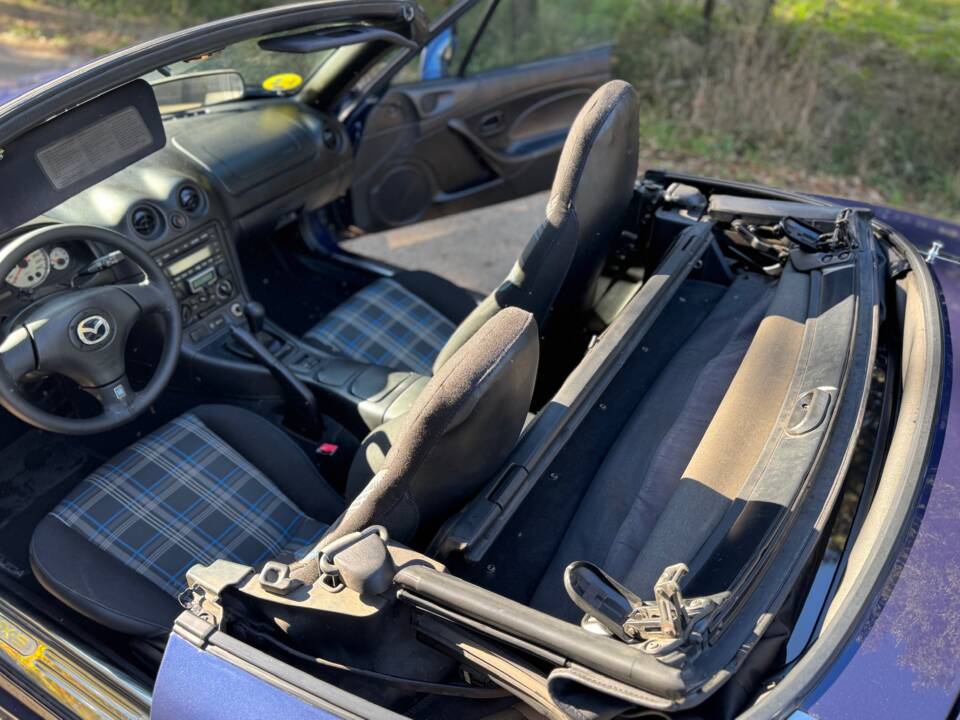 Imagen 22/43 de Mazda MX-5 1.8 (2001)