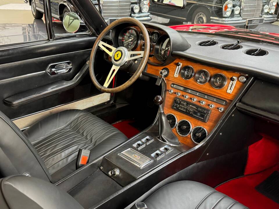 Bild 2/32 von Ferrari 365 GT 2+2 (1969)