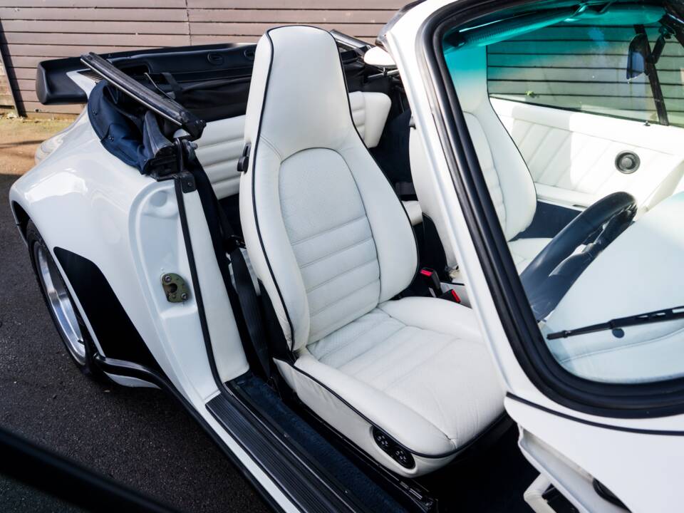 Bild 41/60 von Porsche 911 Carrera 3.2 (1987)