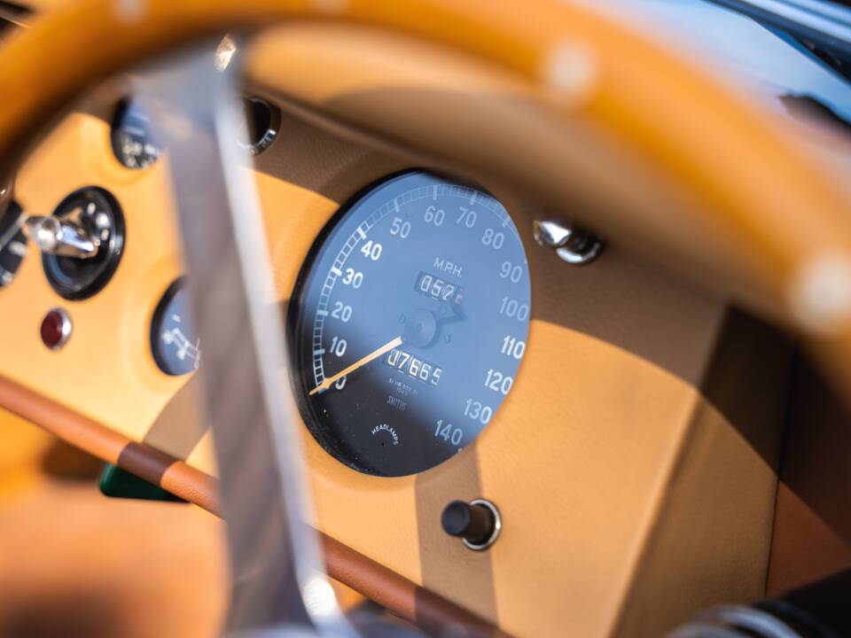 Image 37/50 of Jaguar XK 120 OTS (1952)