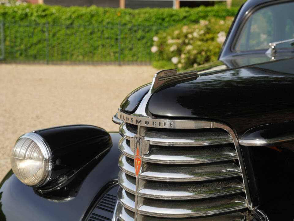 Image 34/50 of Oldsmobile F-Series Business Coupe (1938)