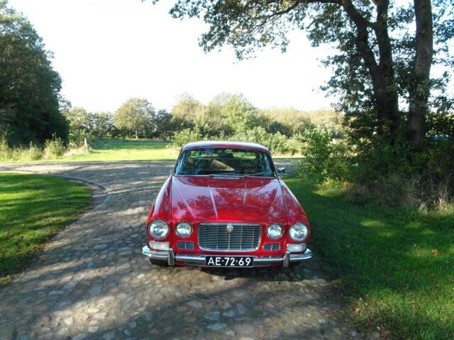 Image 9/52 of Jaguar XJ 6 2.8 (1971)