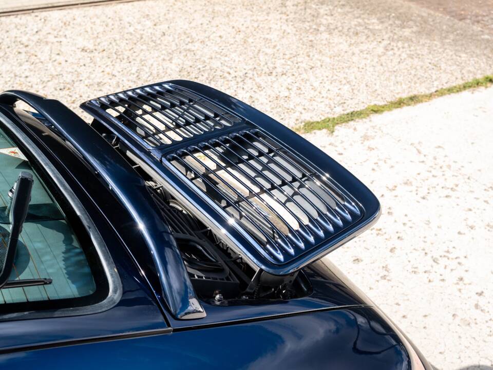 Image 4/35 de Porsche 911 Carrera (1995)