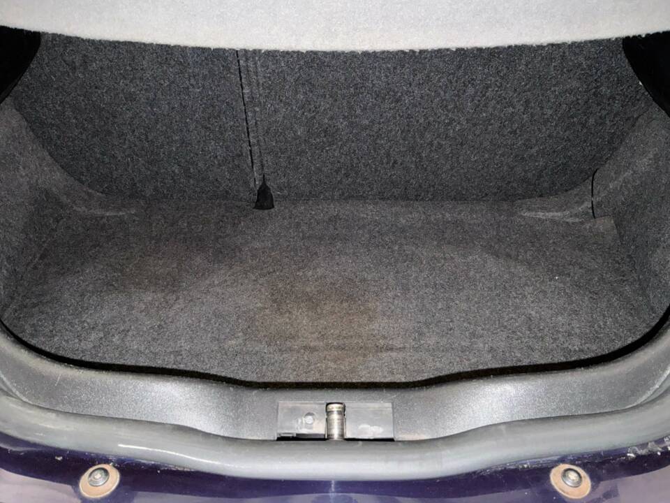 Bild 15/17 von Volkswagen New Beetle 1.4 (2002)