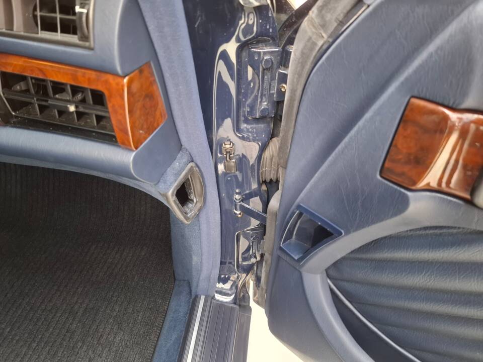 Bild 26/37 von Mercedes-Benz 500 SE (1991)
