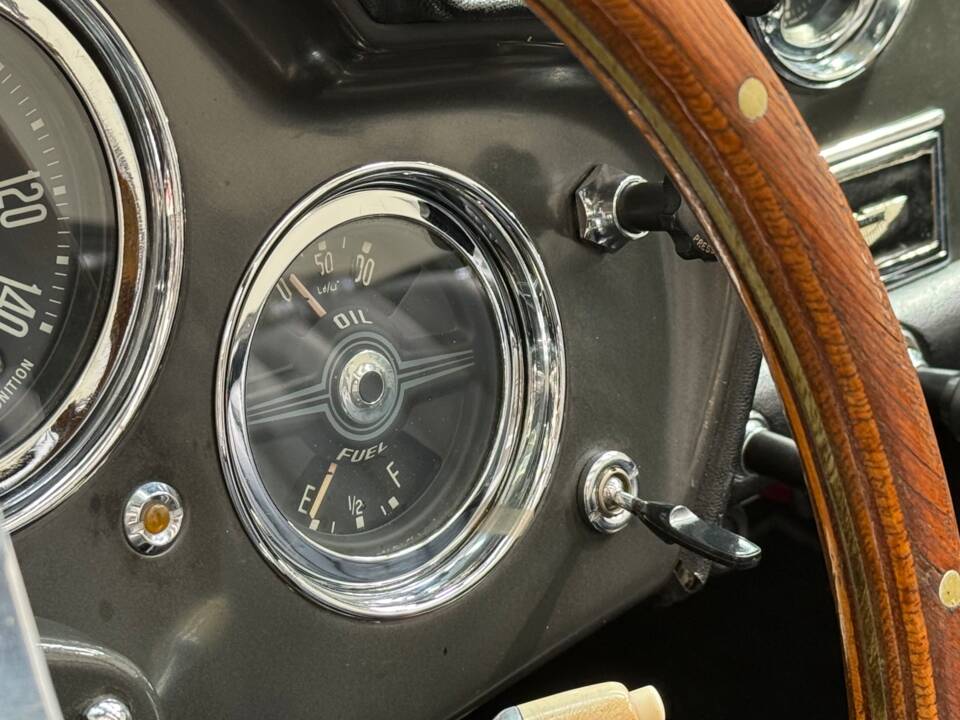 Bild 8/37 von Aston Martin DB 2&#x2F;4 Mk III (1959)