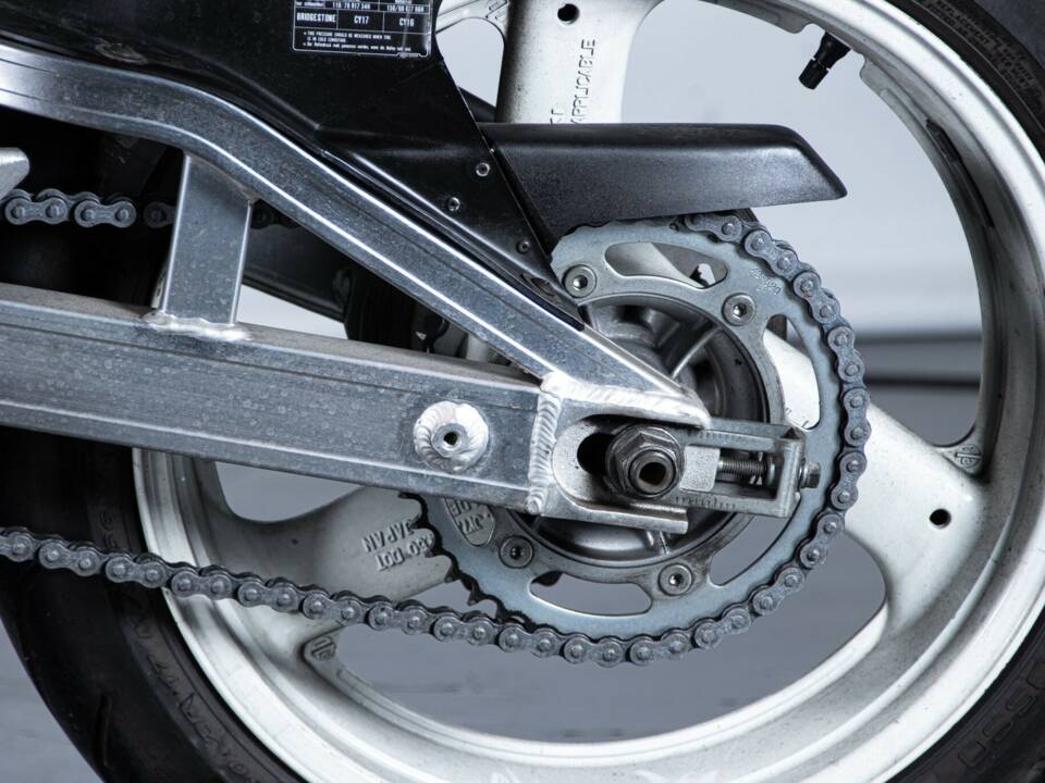 Bild 19/50 von Suzuki RGV 250 Gamma (1992)