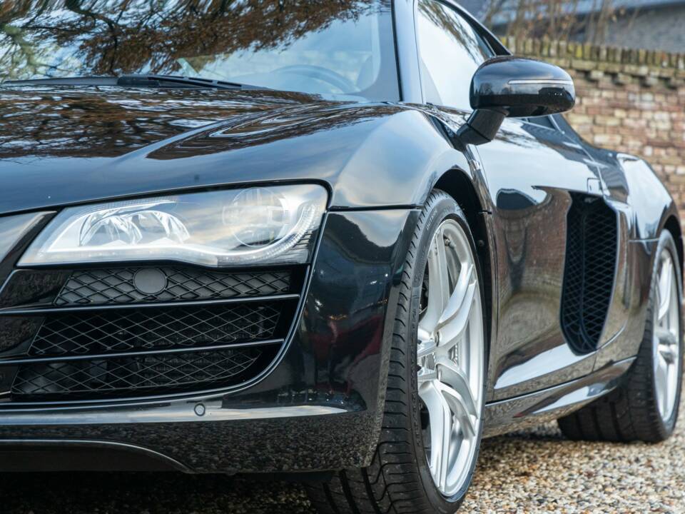 Image 17/50 de Audi R8 V10 (2011)