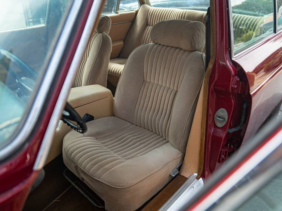 Bild 21/37 von Jaguar XJ 6 3.4 (1976)