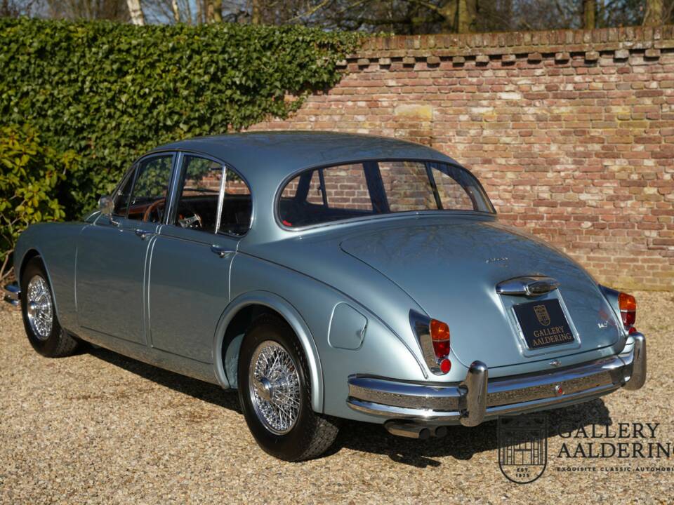 Bild 2/50 von Jaguar Mk II 3.8 (1962)