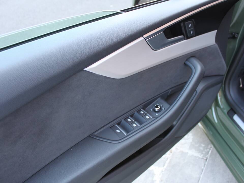Image 15/19 of Audi A5 2.0 TDI S-Line (2024)