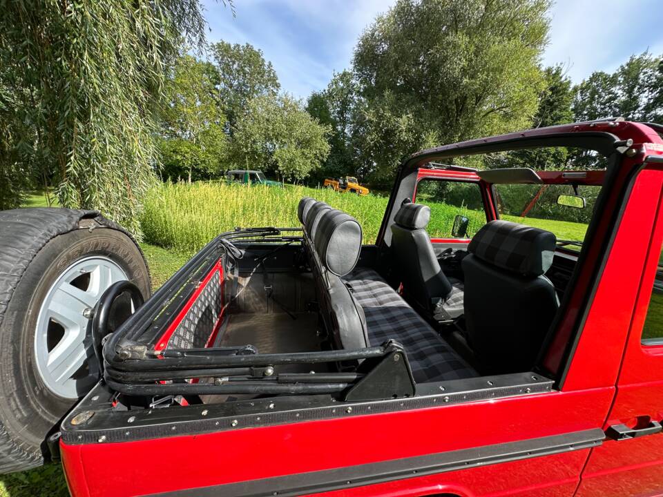 Image 6/25 de Mercedes-Benz 300 GD (SWB) (1987)