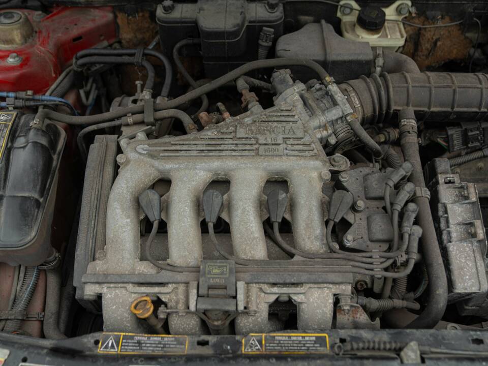 Imagen 37/38 de Lancia Delta HPE 1.6 16v (1998)