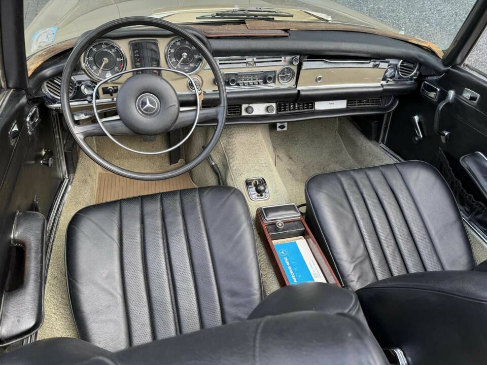 Image 20/49 de Mercedes-Benz 280 SL (1971)