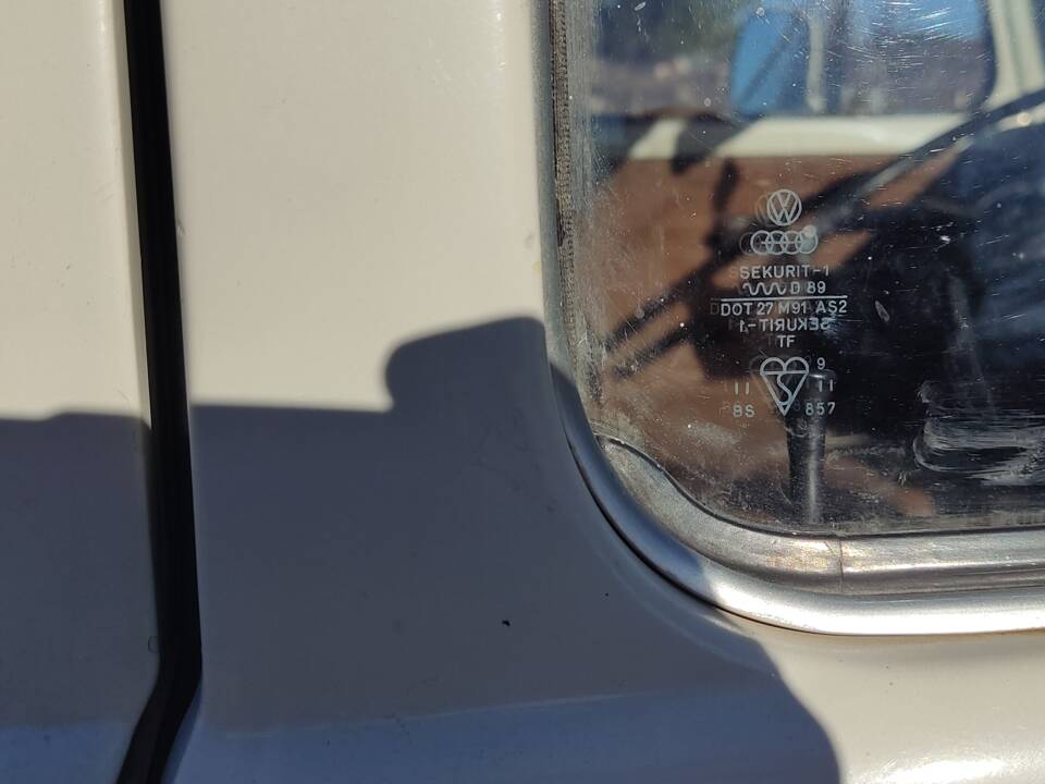 ORIGINAL VW FACTORY GLASS